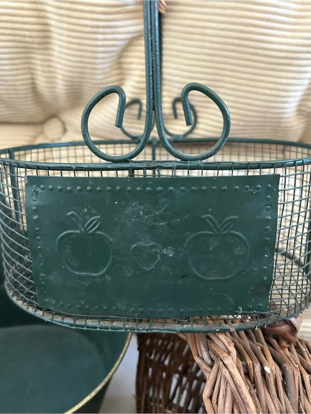 Basket lot